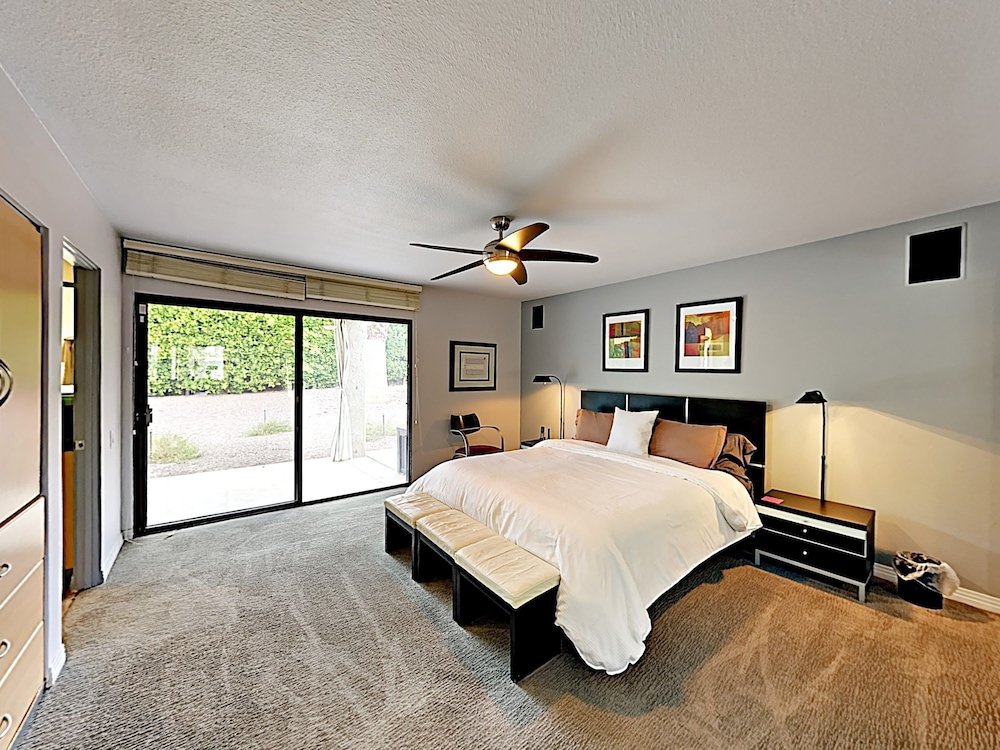 Фото Mountain View Hideaway in Palm Springs by RedAwning