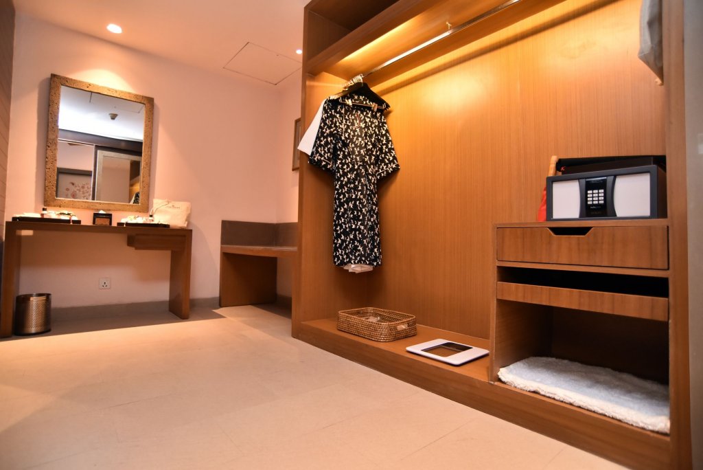 Фото The Lalit Mangar