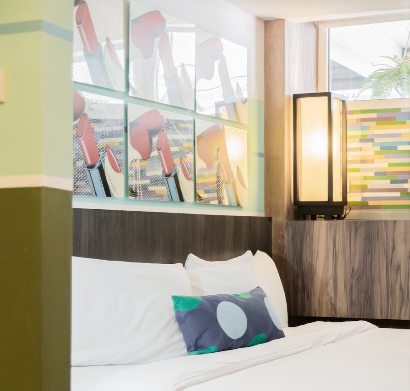 Фото Sathorn Terrace Apartment