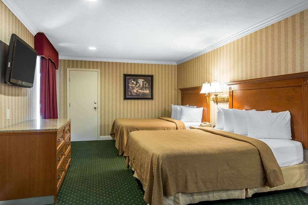 Фото Home2Suites by Hilton Anaheim Resort