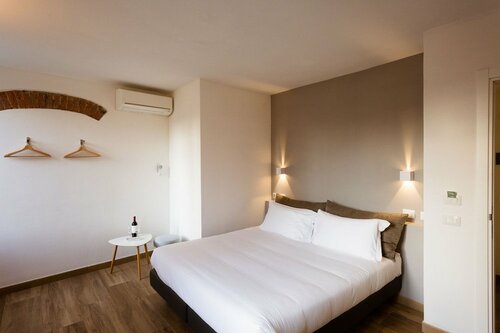 Гостиница Sarzana's Rooms в Сарцане