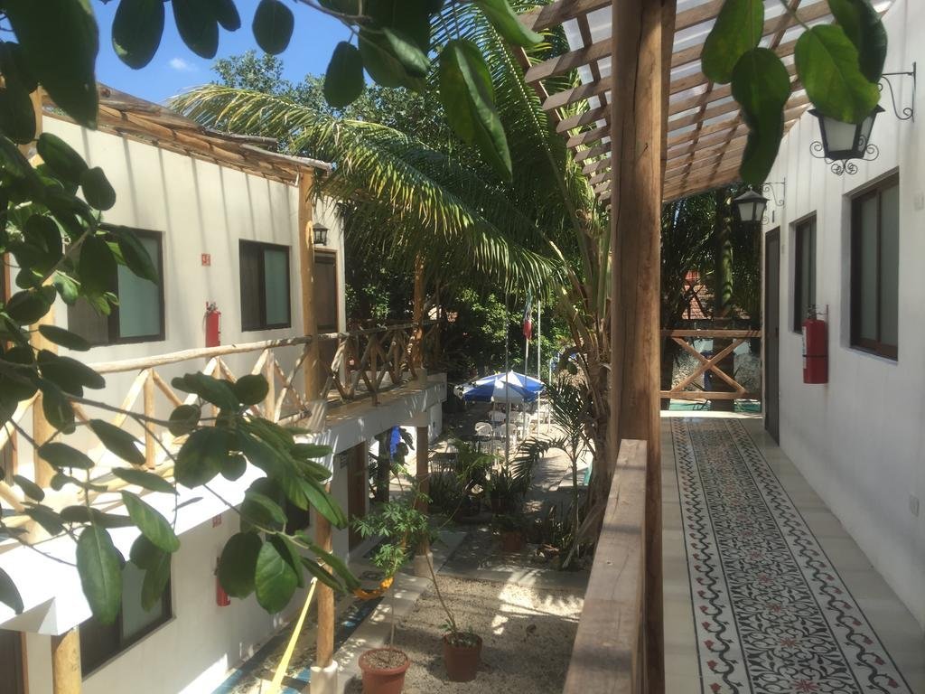 Фото отеля 2