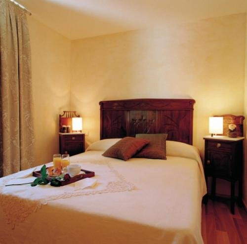 Фото Apartamentos la Torreta del Llac