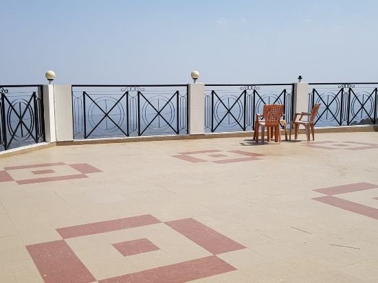 Фото Hotel Garhwali Inn