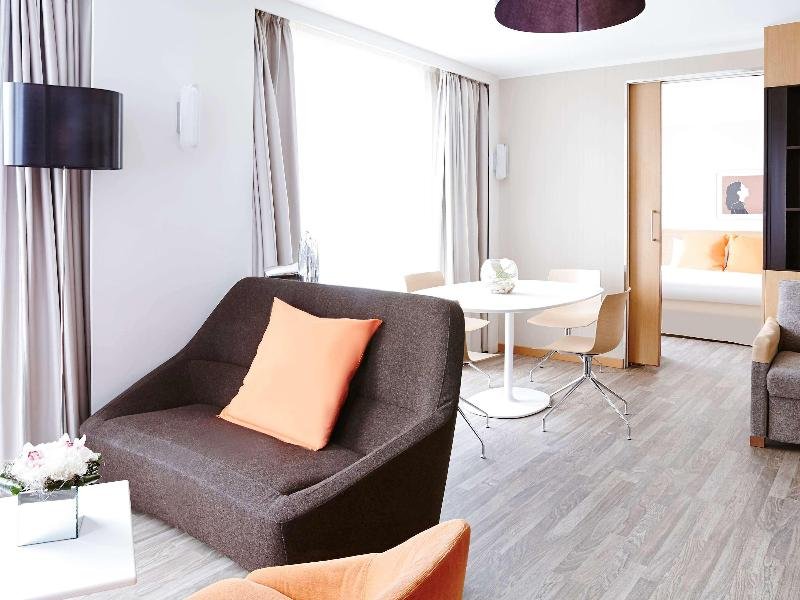 Фото Novotel Edinburgh Park