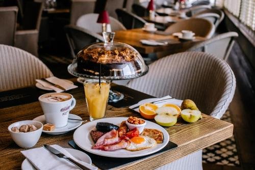 Фото Star and Garter Hotel