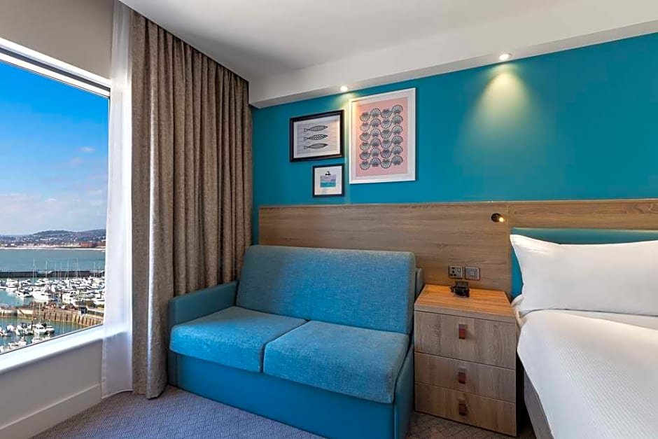 Фото Hampton by Hilton Torquay
