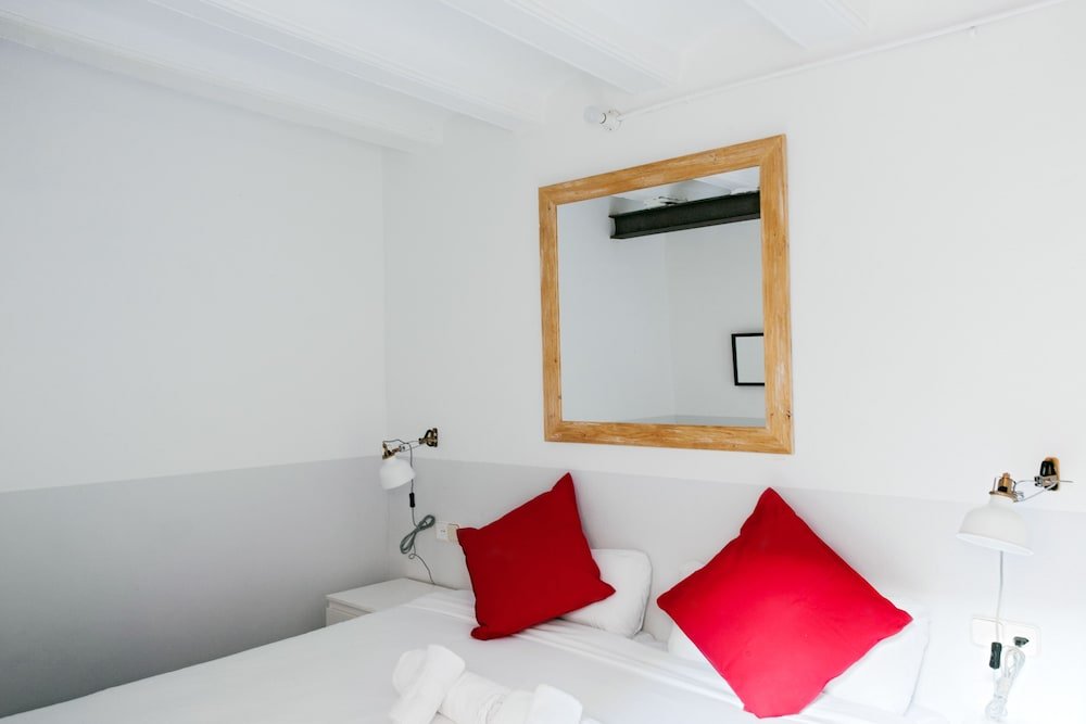 Фото My Address in Barcelona Old Town