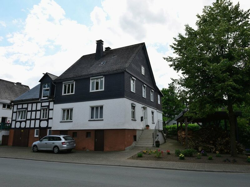 Гостиница Bright Apartment in the Sauerland With Conservatory, Large Terrace and Awning