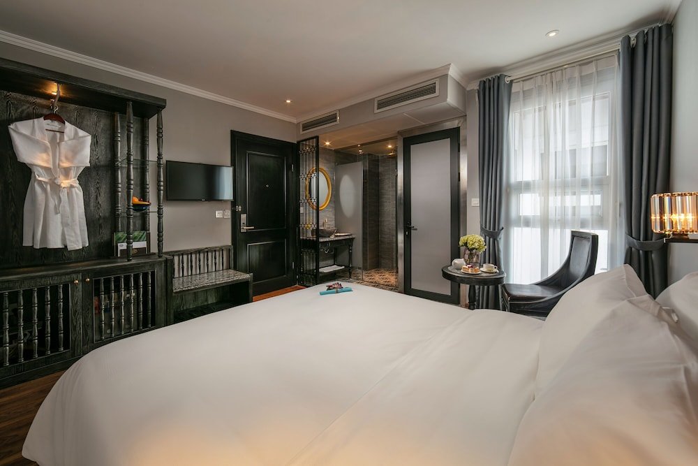 Фото Shining Riverside Hotel and SPA