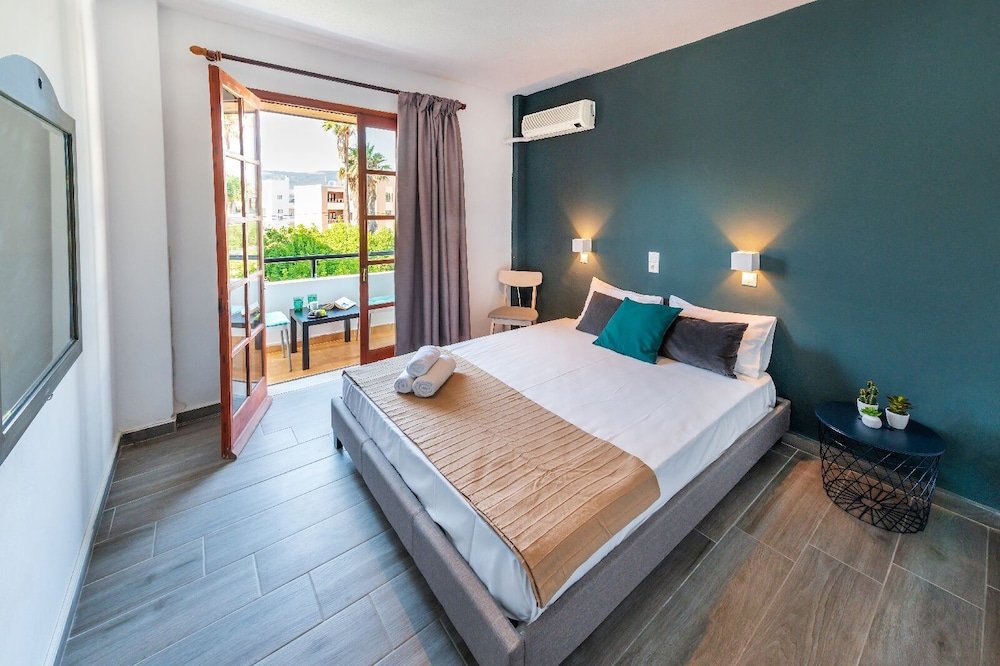 Фото Jonathan City Apartments