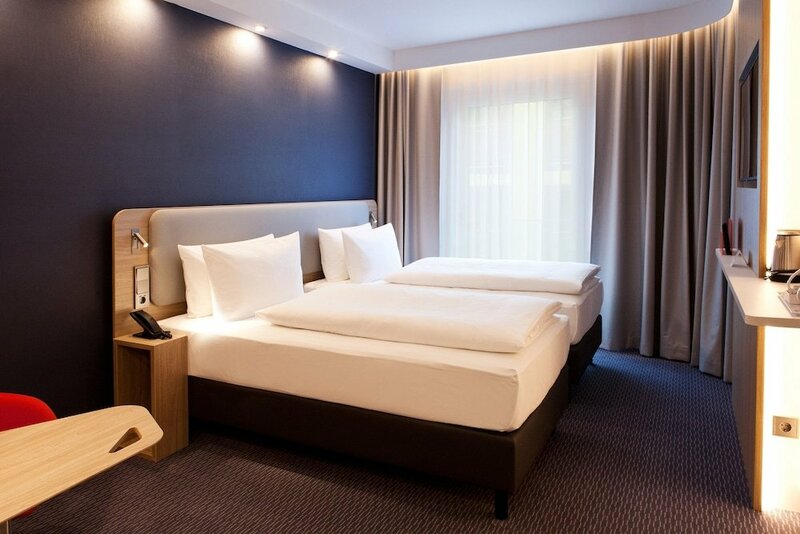 Гостиница Holiday Inn Express Munich - Olympiapark, an Ihg Hotel в Мюнхене