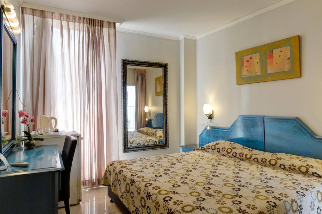 Фото Residence Beach Hotel