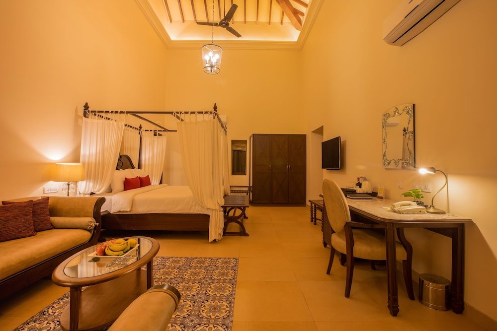 Фото Lemon Tree Amarante Beach Resort, Goa