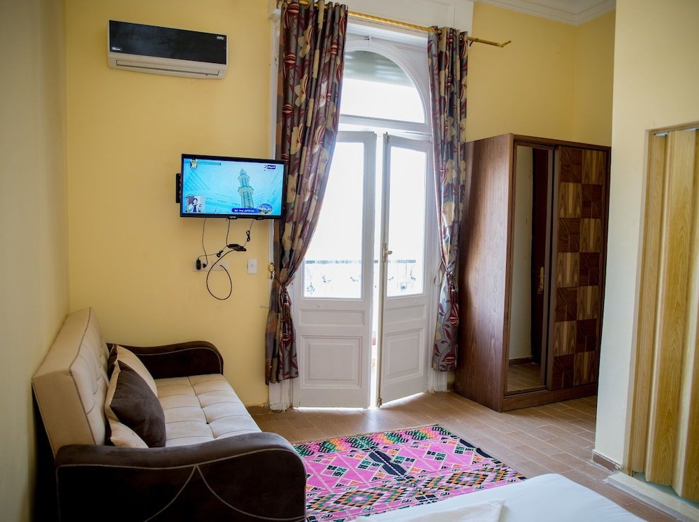 Фото New Grand Royal Hotel