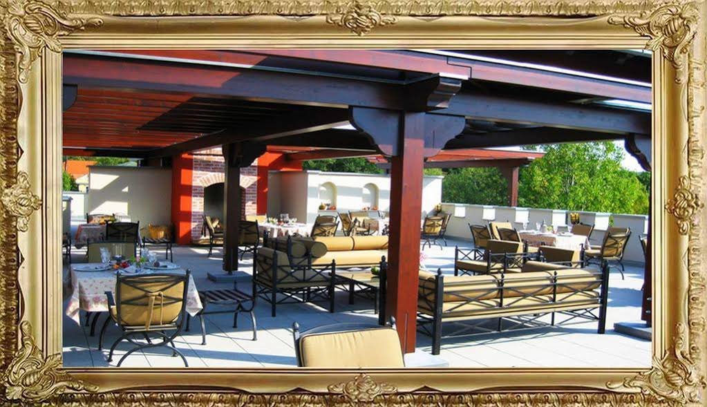 Фото Landhaus & Burg Hotel Romantik