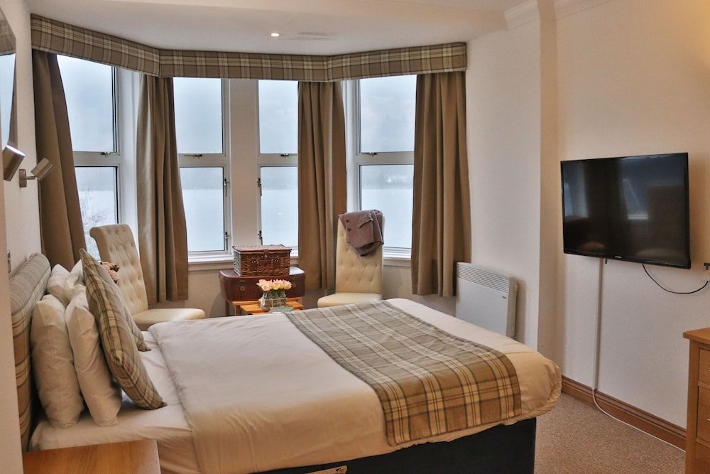 Фото Loch Long Hotel