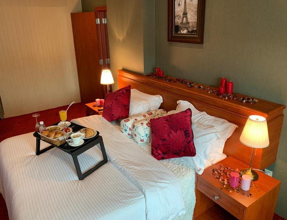 Фото Barakat Burhan Hotel