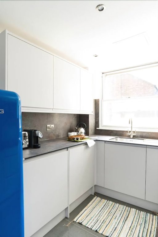 Фото Stylish 2br Flat next to Battersea Park