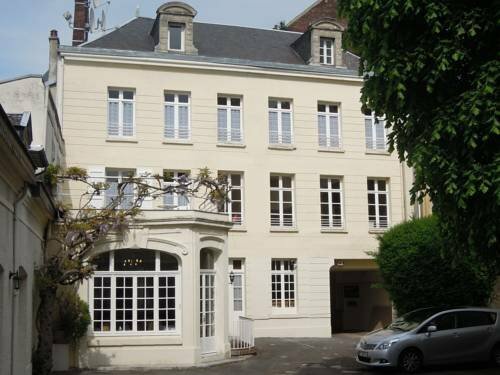 Гостиница Hotel Memorial в Сене-Кантене