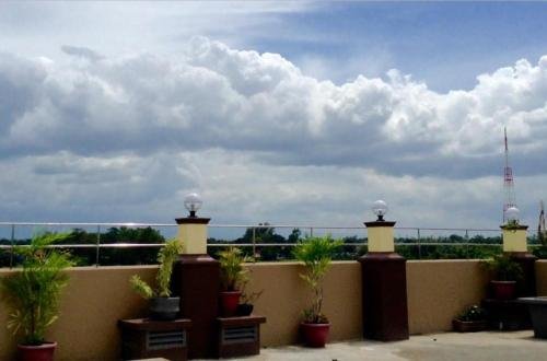 Фото East Square Inn