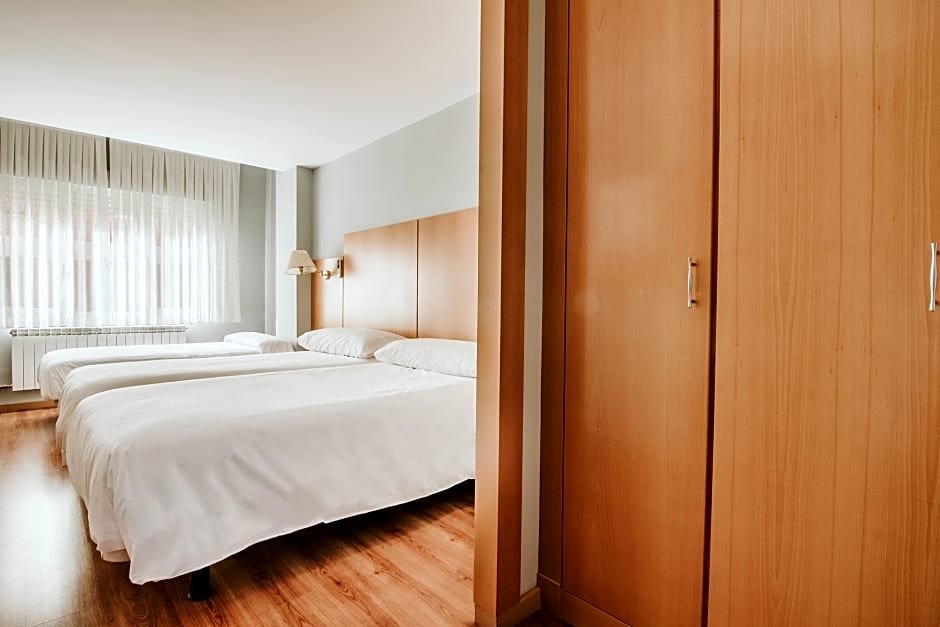 Фото Hotel Isasa