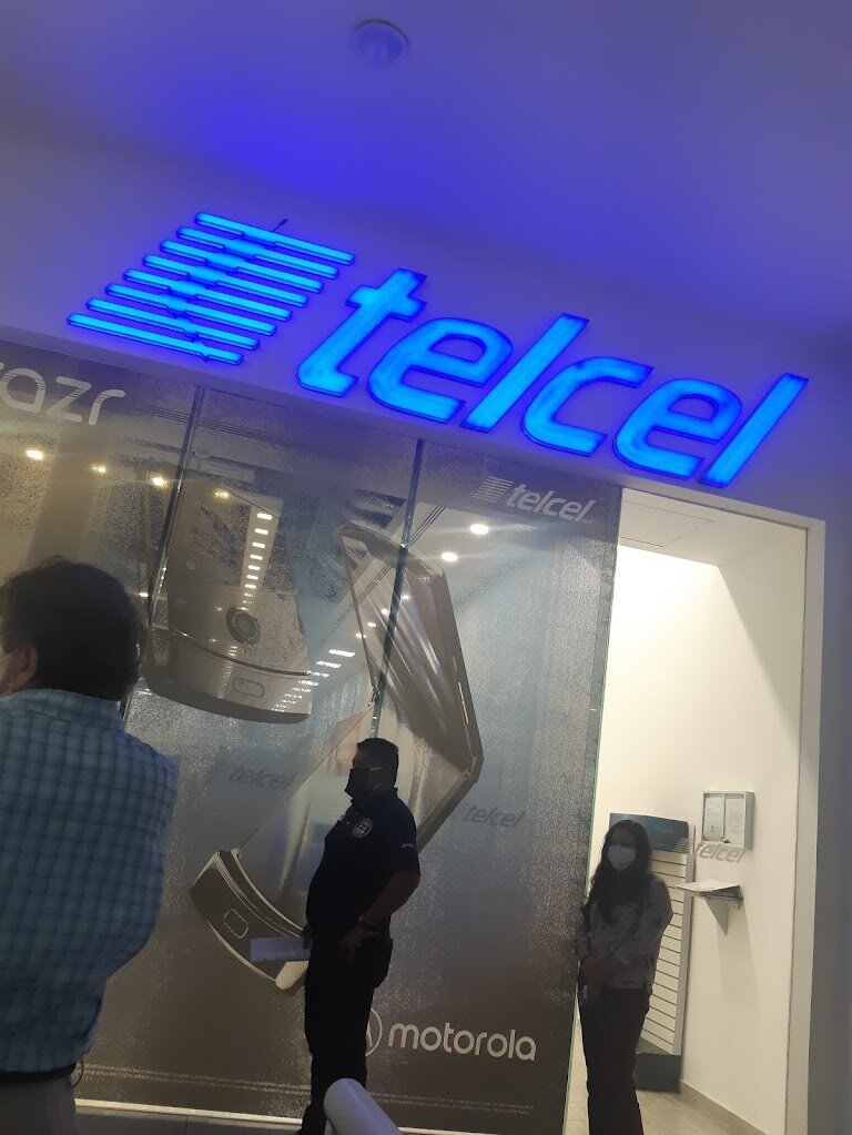Telcel Galerias Pachuca communications - XXL Height