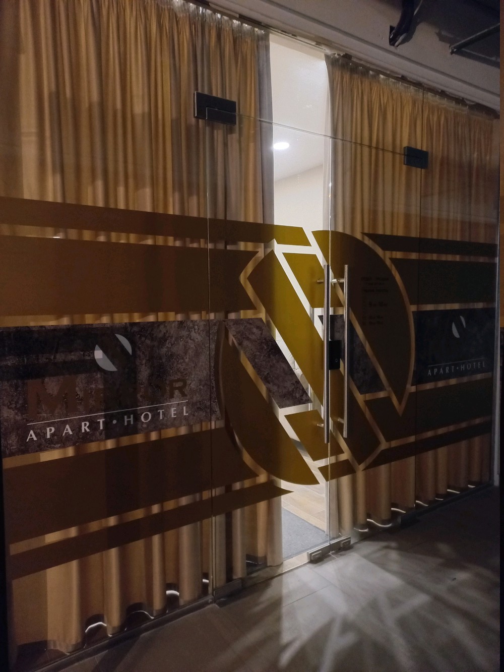 Фото South Mirror Residence