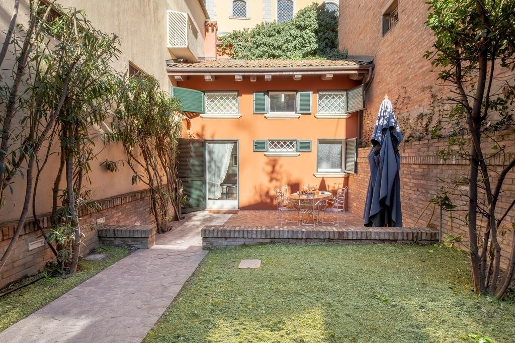 Фото Isaia Garden- BolognaRooms