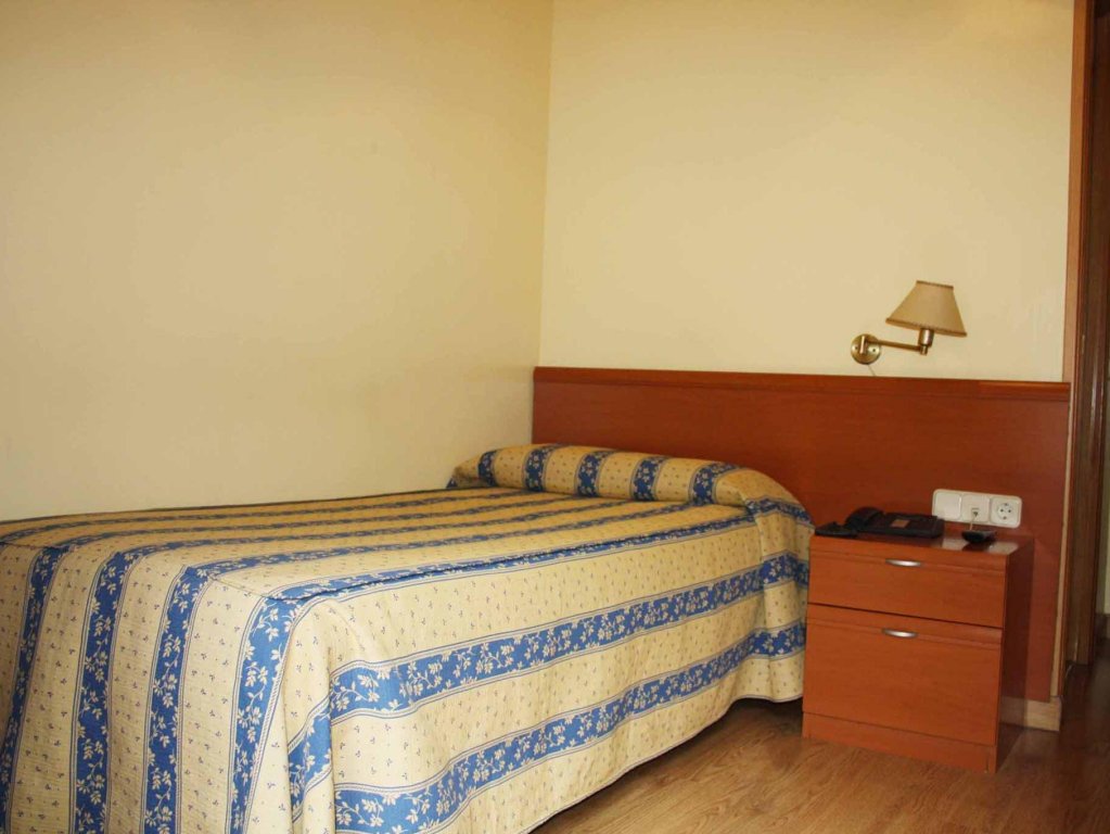 Фото Hostal Santa Cruz