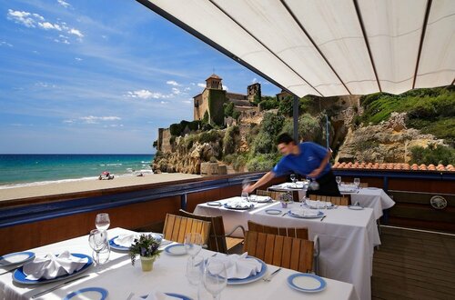 Внешний вид отеля Tamarit Beach Resort в Таррагоне, фото 2