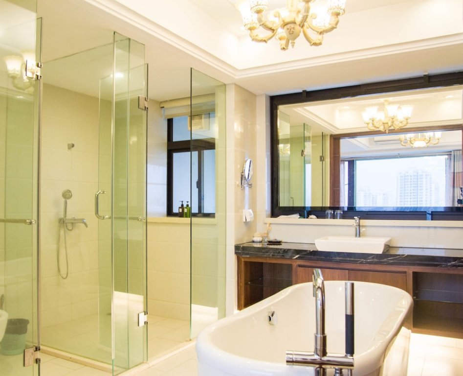 Фото Zhuhai Hualei Apartment