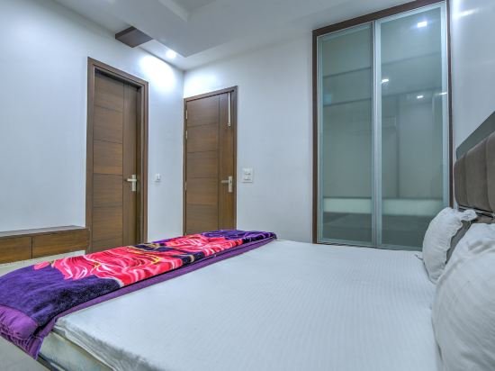 Фото Oyo 464 Hotel Lotus Palace