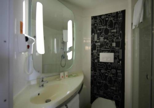 Фото Ibis Shanghai Chengshan Road