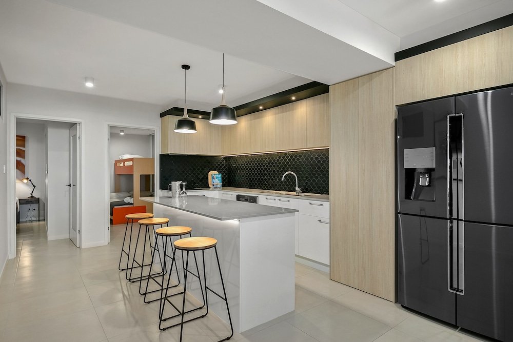 Фото Beachfront Apt In Alamanda Beachfront Resort 25