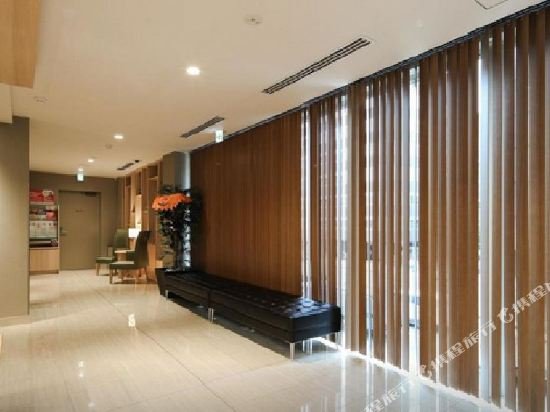 Фото Smile Hotel Shinagawa Sengakuji