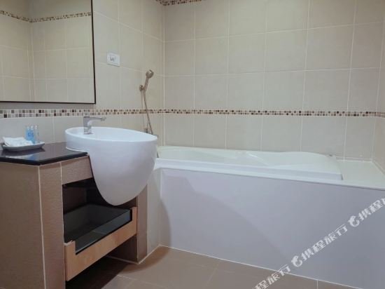 Фото J. Park Hotel