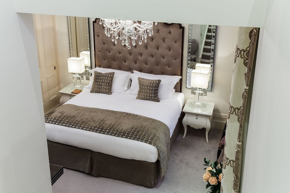 Фото The Apartments by The Sloane Club