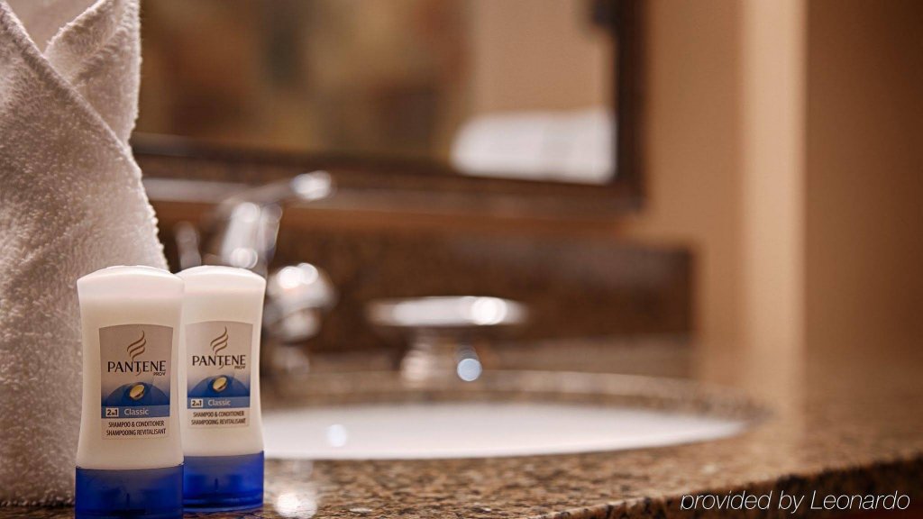 Фото Best Western Plus Bloomington Hotel