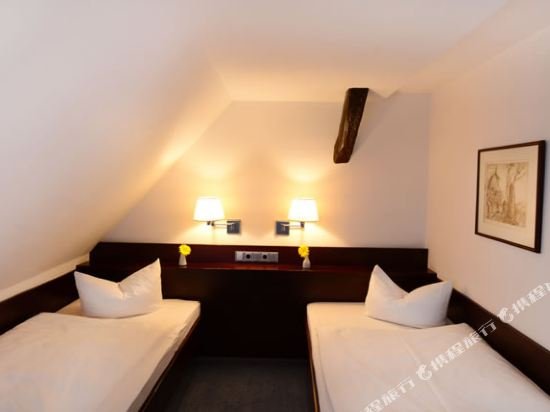 Фото Hotel Goldener Adler