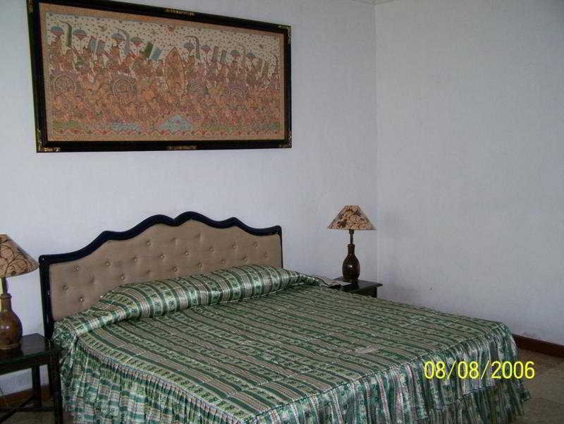 Фото Satriya Cottages