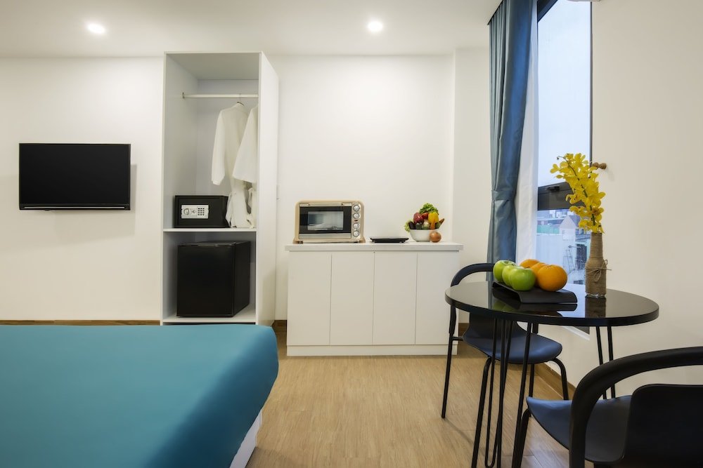 Фото Lyn's Hotel & Apartment