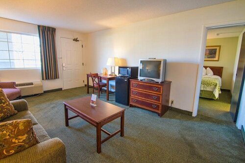 Гостиница Days Inn & Suites Latham/Albany North