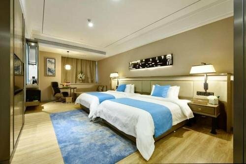 Гостиница Ramada by Wyndham Wuhan Jiangan в Ухане