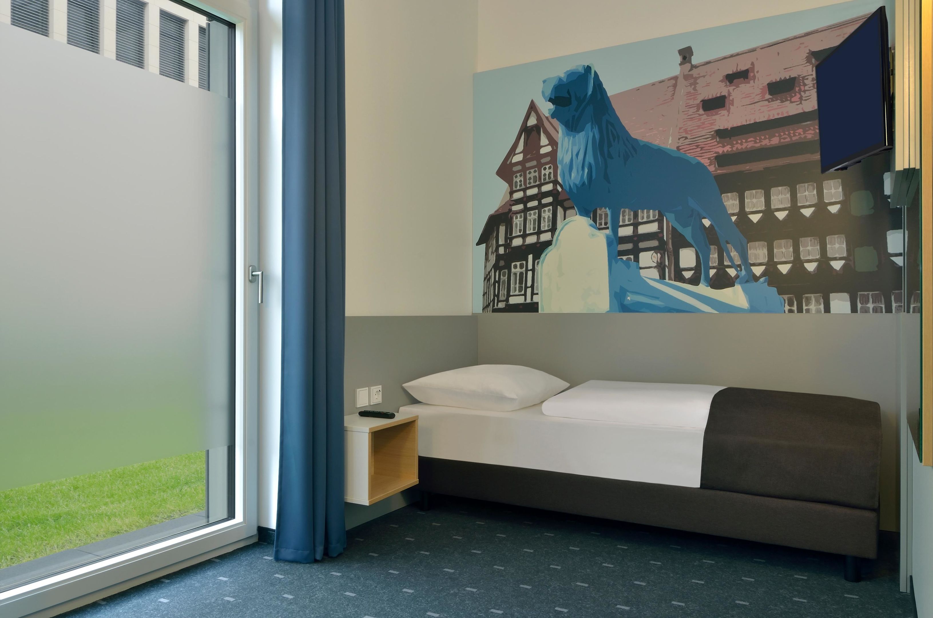 Фото B&b Hotel Braunschweig-City