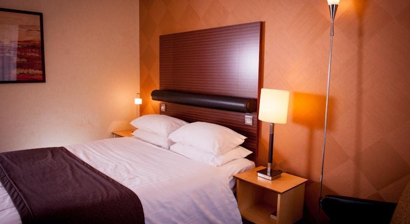 Фото The Angel Hotel