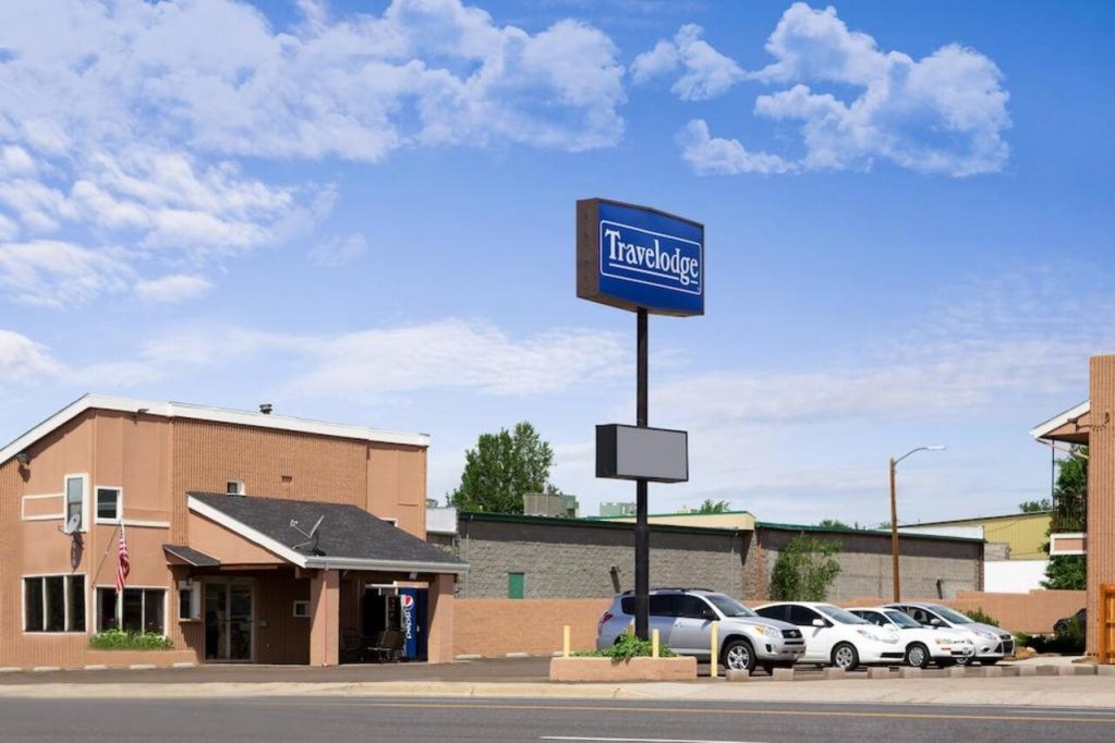 Фото Travelodge by Wyndham Flagstaff Near I-40