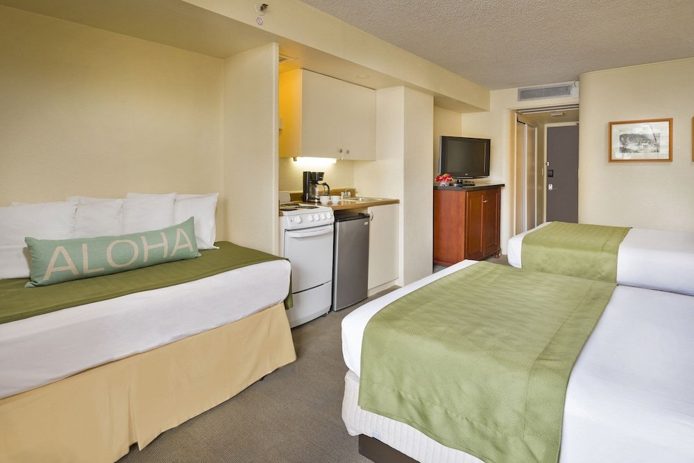 Фото Ohia Waikiki Studio Suites