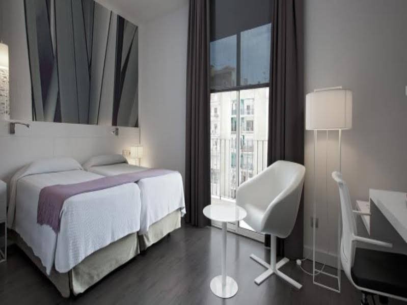 Фото Nh Barcelona Stadium