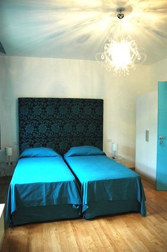 Фото Emily Suites